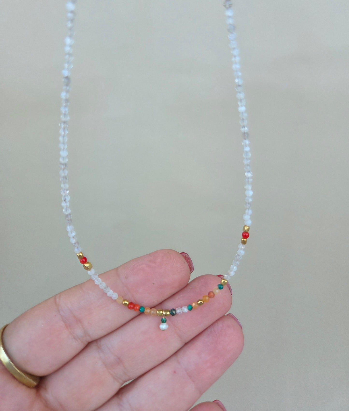 מחרוזת אבני חן קווארץ לבן