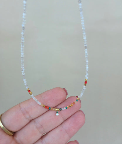מחרוזת אבני חן קווארץ לבן